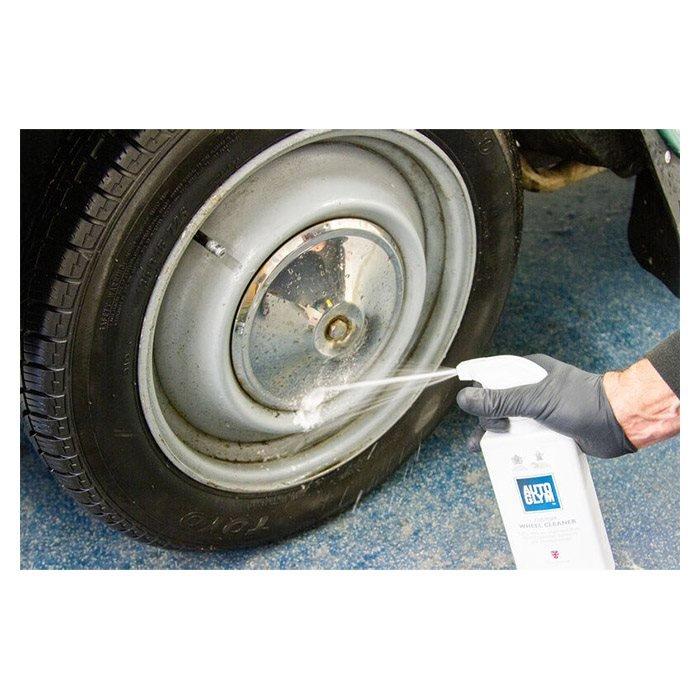 Flaska med Autoglym Custom Wheel Cleaner